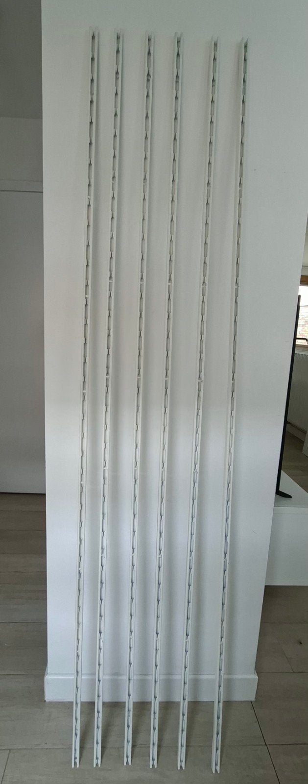 6 stuks Ikea Boaxel wandrail 200cm, Enlèvement