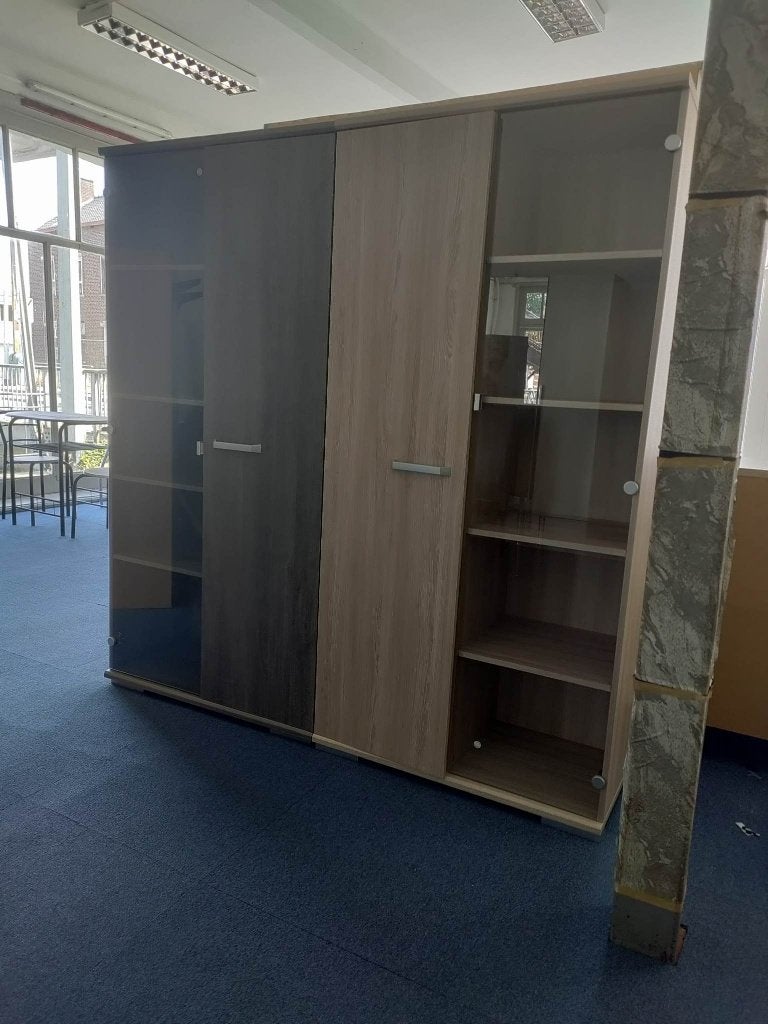 À vendre : 2 vitrines — 50€ chacune, Maison & Meubles, Chêne, 25 à 50 cm, Enlèvement ou Envoi, Comme neuf