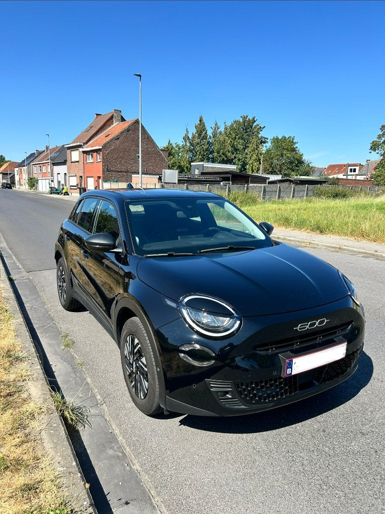 Fiat 600 Hybrid AUTOMAAT (2025) – FABRIEKSGARANTIE TOT 2027, Auto's, Fiat, Stof, 1199 cc, Parkeerassistent, Zwart