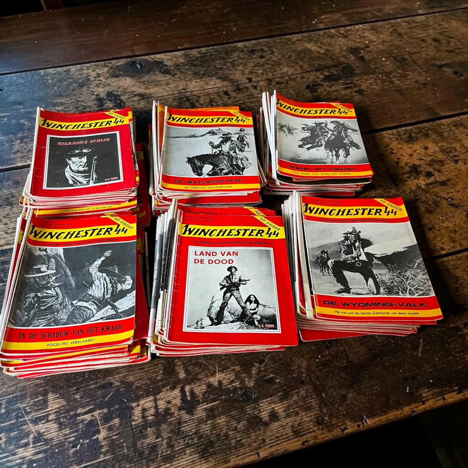 Brochures vintage en papier cowboy/western pulp WINCHESTER, Collections, Revues, Journaux & Coupures, Journal ou Magazine, 1960 à 1980