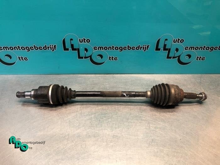 Aandrijfas links-voor van een Nissan Pixo (Pixo 09-), Gebruikt, -, -, Ophalen of Verzenden