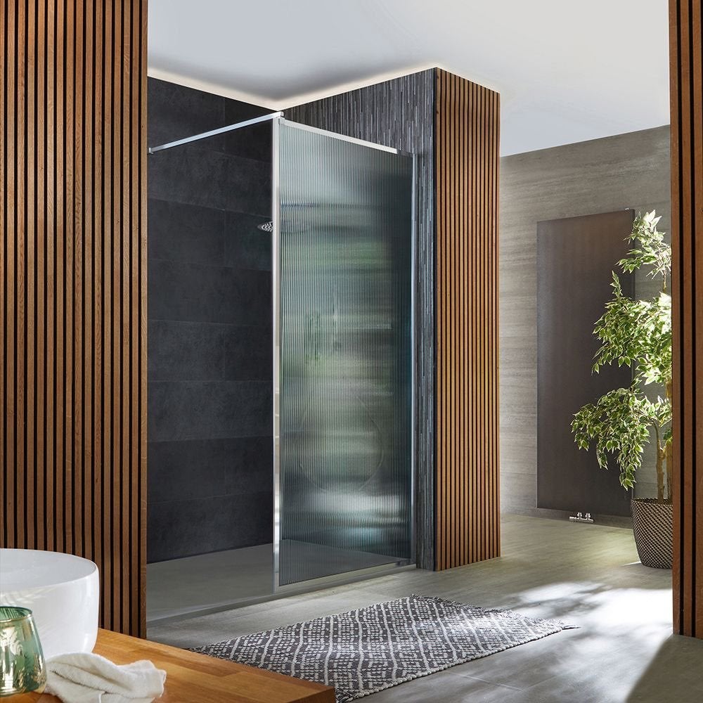 Douchewand Geribbeld glas 70cm - Chrome Frame (NIEUW), Doe-het-zelf en Bouw, Sanitair, Nieuw, Douche, Chroom, Glas, Ophalen