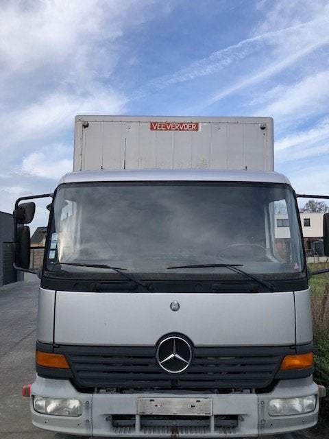 Mercedes ATEGO, Autos, Argent ou Gris, Achat, 4 portes, Boîte manuelle