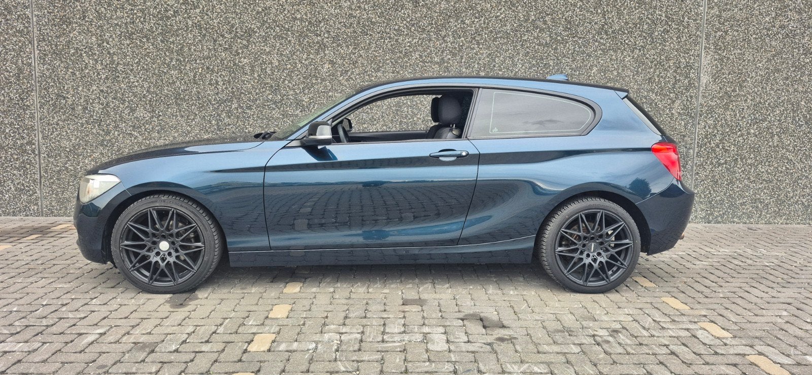 BMW 1-SERIE F20 *BENZINE*, Euro 5, Blauw, https://public.car-pass.be/vhr/e1dbf186-cd2d-4535-9880-41075cc062b8, Bedrijf