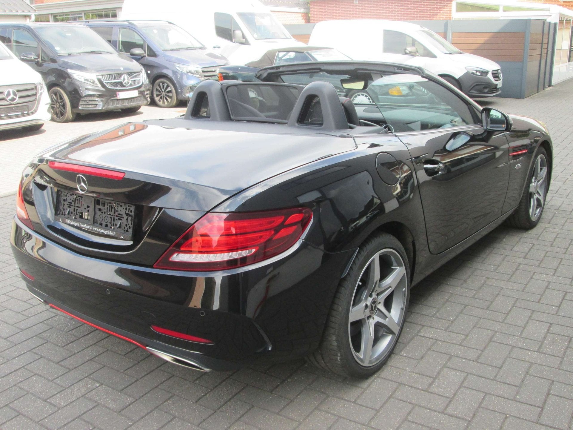 Mercedes-Benz SLC 180 RED ART EDITION, Autos, Achat, Euro 6, Noir, 2 portes