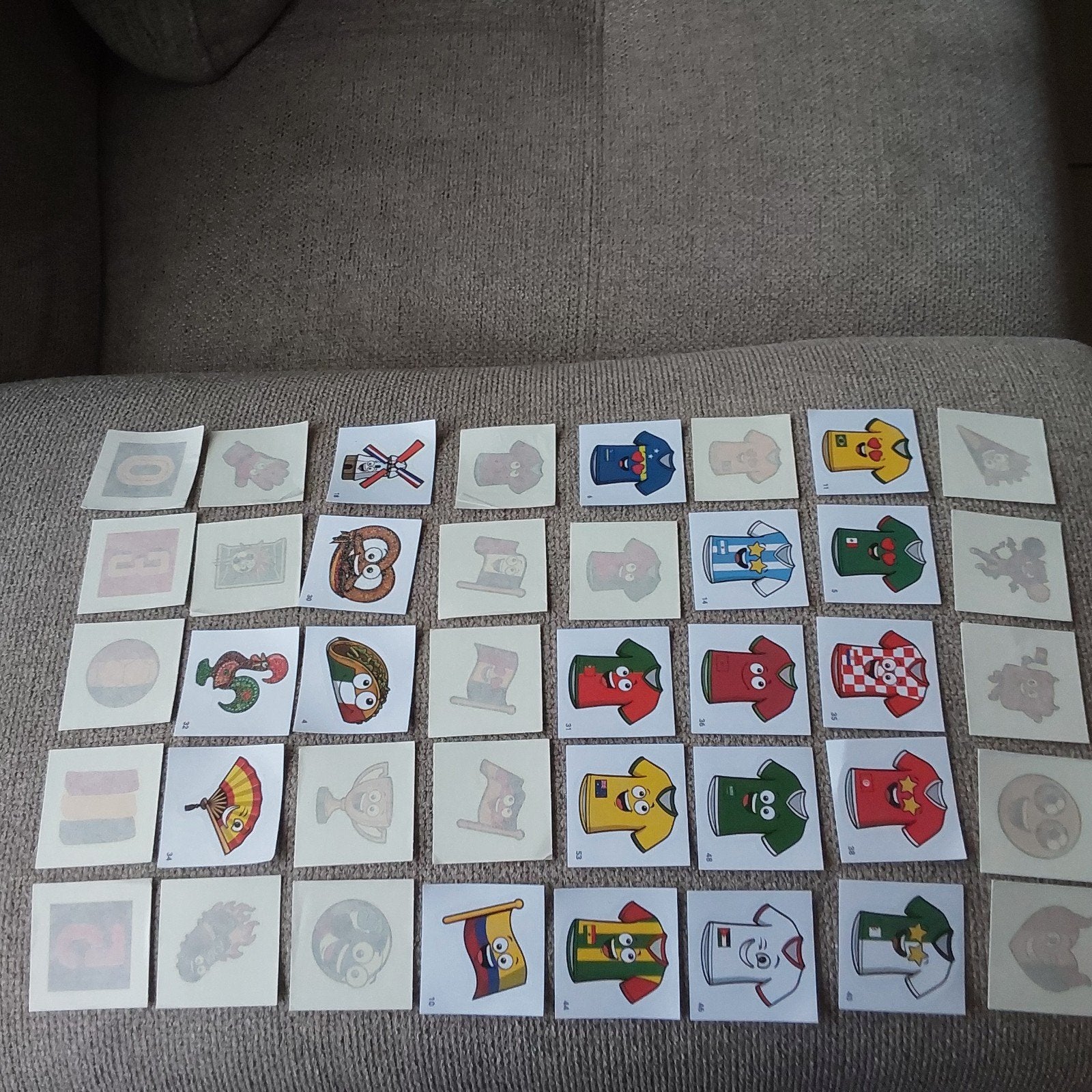 40 verschillende stickers van voetbal van ad delhaize, Verzamelen, Ophalen of Verzenden
