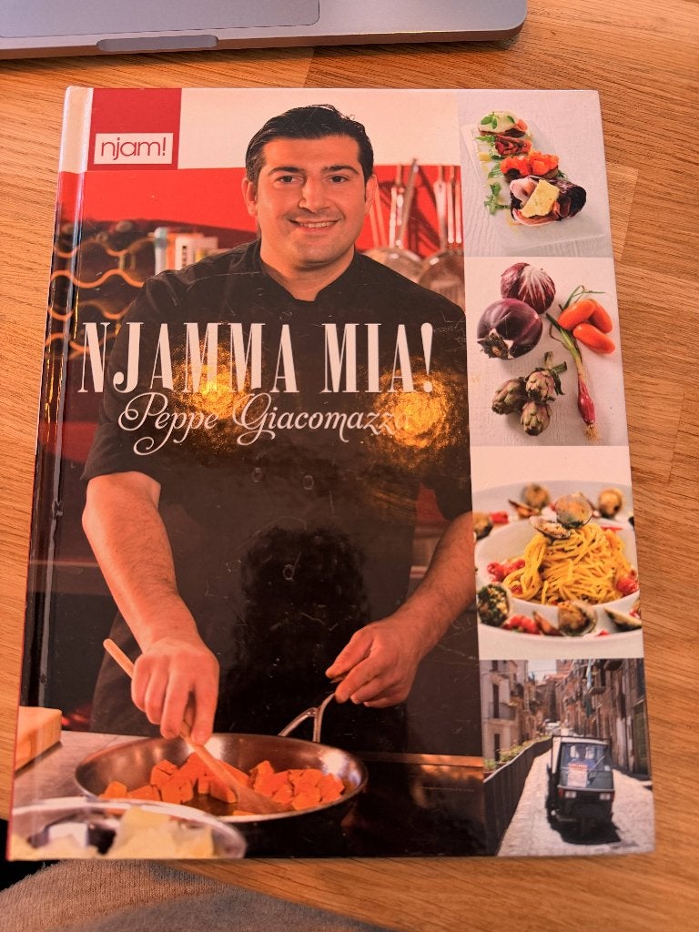 Njamma Mia, Boeken, Ophalen of Verzenden, Zo goed als nieuw, Peppe Giacomazza; Jan Buytaert; Roger van Damme; Johan Segers, Italië