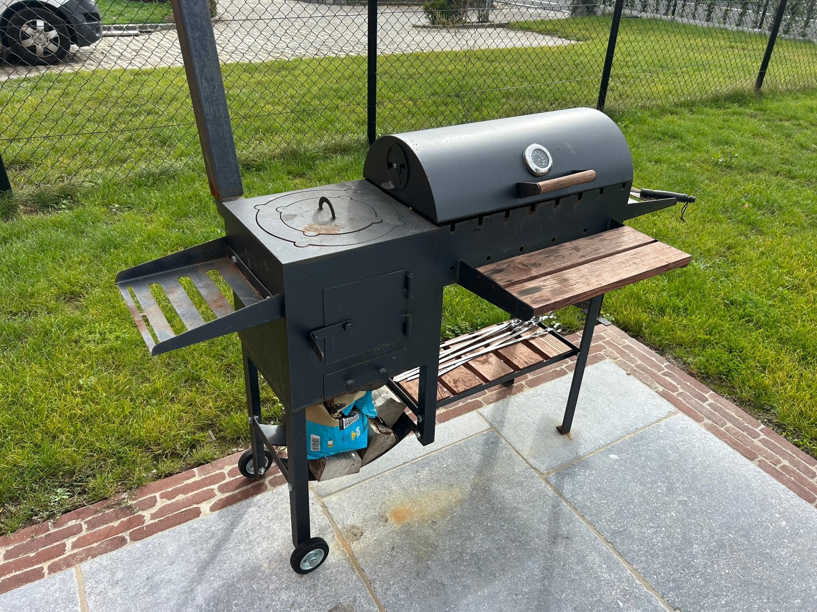 barbecue - grill, Enlèvement, Comme neuf