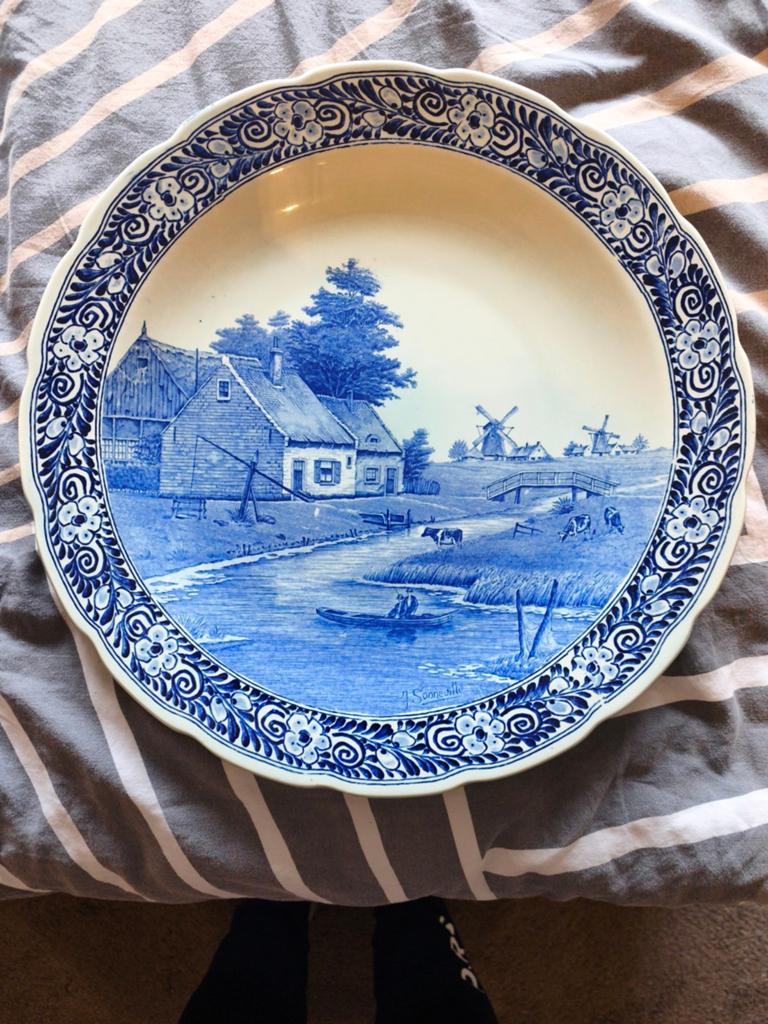 Versiering bord van Delfts, Antiquités & Art, Antiquités | Assiettes décoratives & Carrelages, Enlèvement ou Envoi