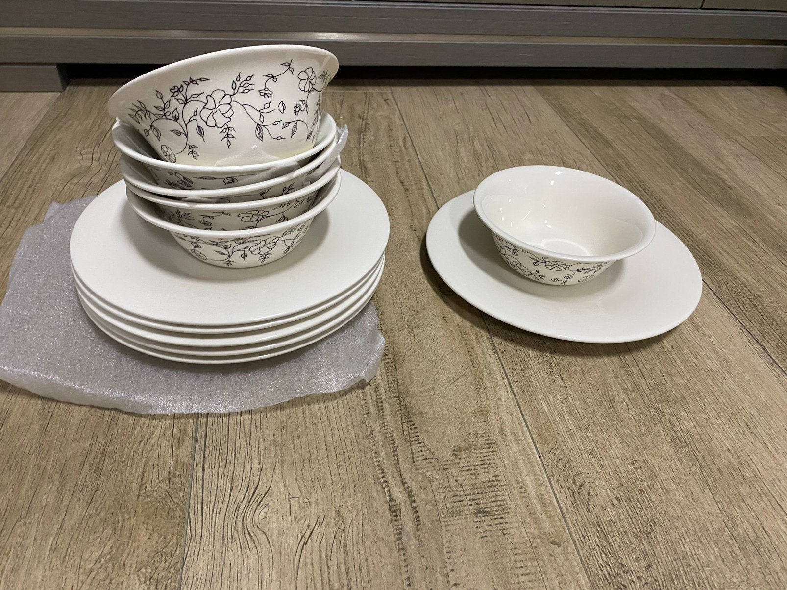 NIEUW! Porselein serviesset:SAMEN €12, Ophalen