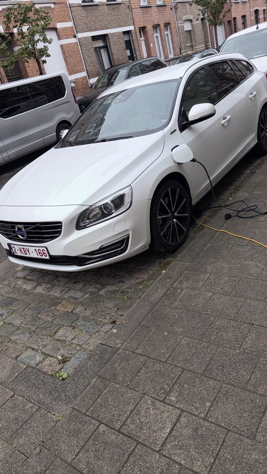 Volvo V60 twin Engine, Autos, Cuir, Adapté aux personnes handicapées, Achat, Hybride Électrique/Diesel