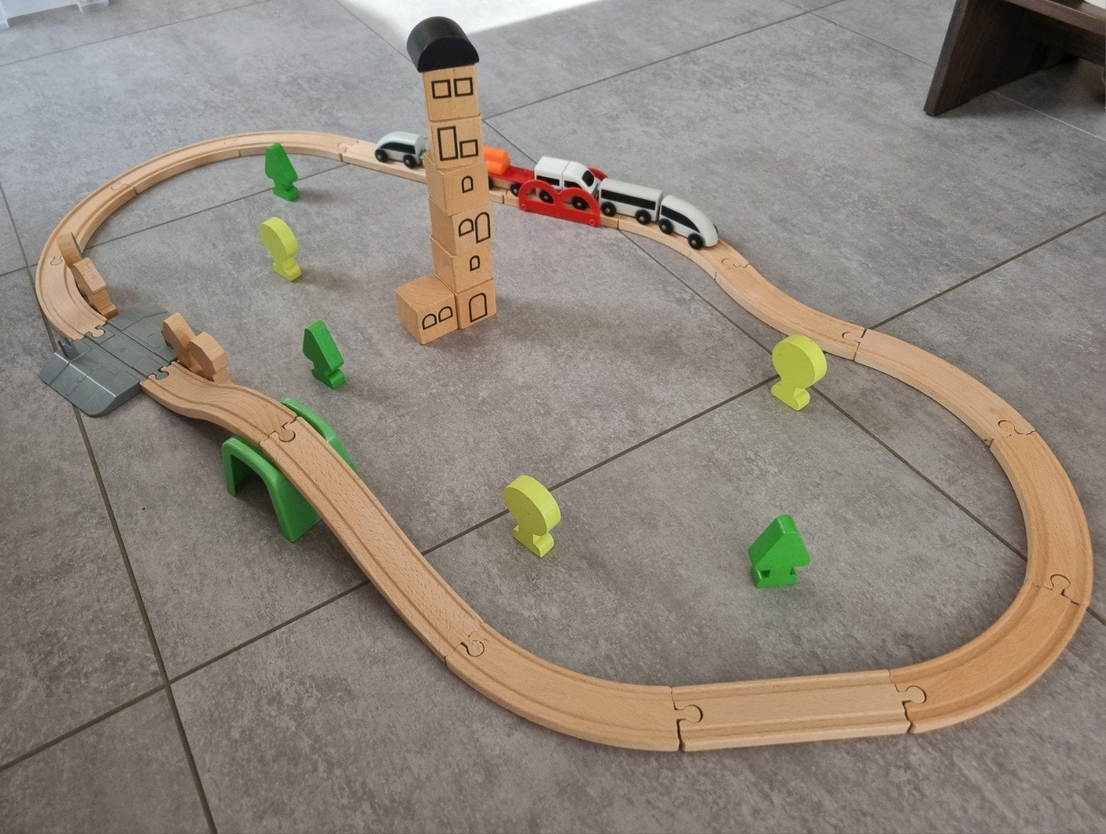Houten speelgoed trein, Ophalen