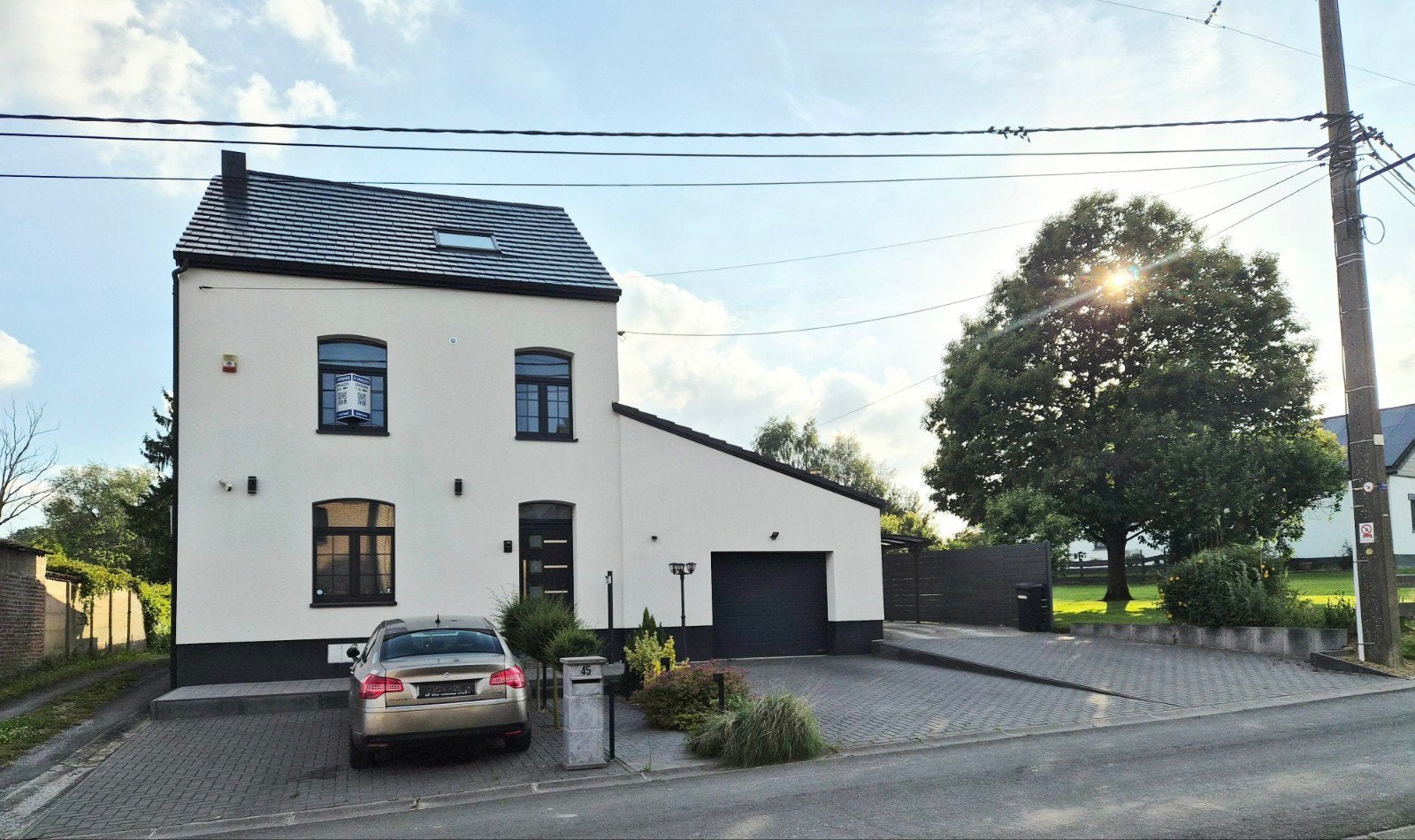 Maison 4 façades rénovée en 2022 et isolée, 5640 Mettet, 182 kWh/an, 1000 à 1500 m², Province de Namur, Mettet