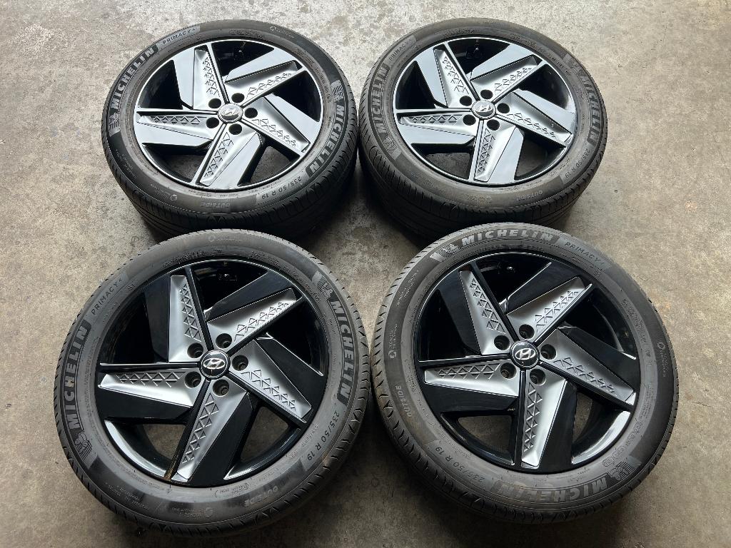 5x114,3 19 inch Hyundai Tucson NX4 Velgen + Banden + TPMS, Auto-onderdelen, Ophalen, Gebruikt, Hyundai