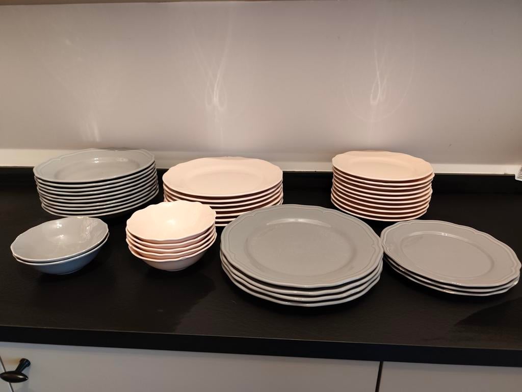 Servies ikea Blush en Grijs, Huis en Inrichting, Ophalen, Bord(en)