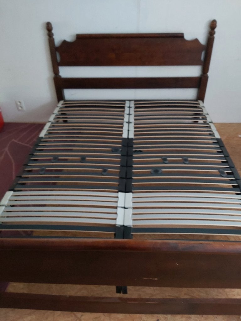 Mahoniehouten bed + 2 nachtkastjes + nieuwe medische bed..., Ophalen, 210 cm, Tweepersoons, Zo goed als nieuw