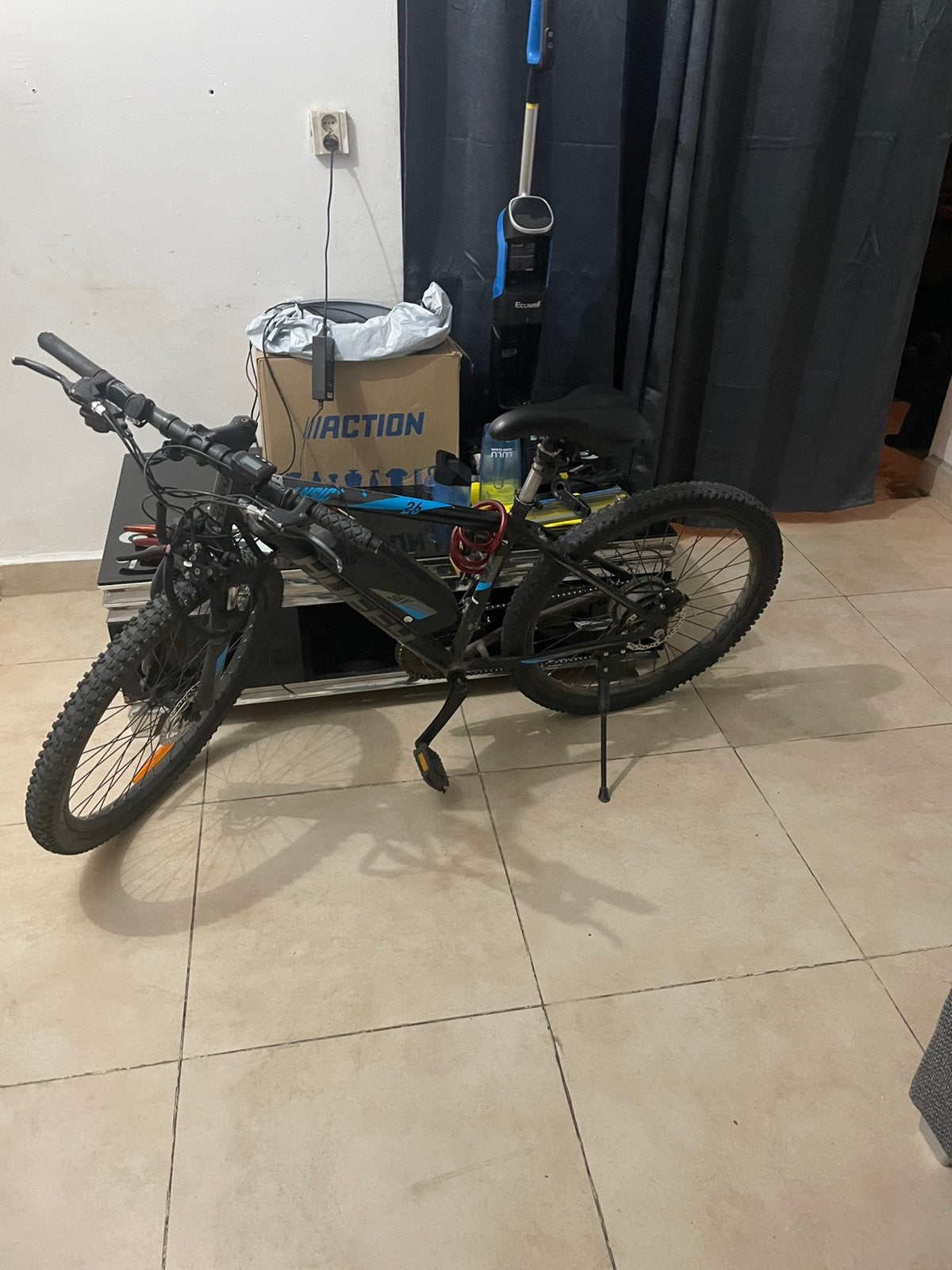 Wie deze elektrische fiets vind krijgt 700€, Fietsen en Brommers, Ophalen, Zo goed als nieuw