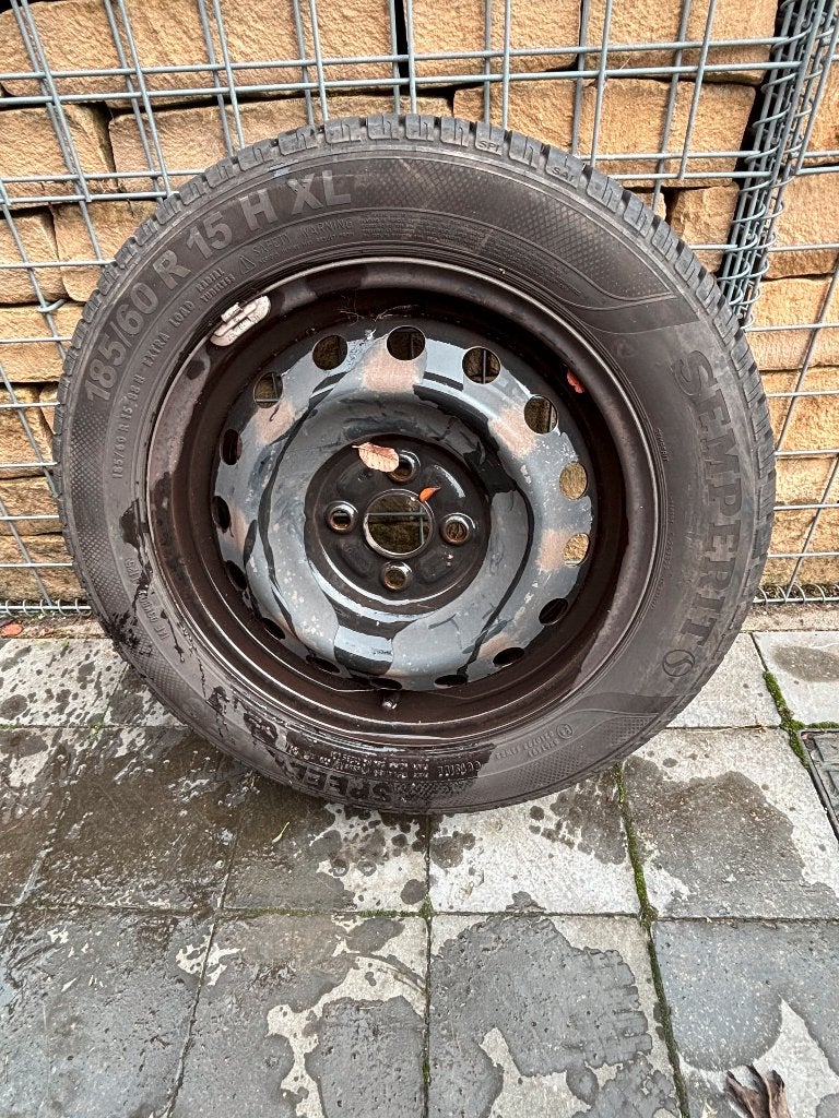 4 Pneus été Semperit 185/60R15 sur jante Yaris, 15 pouces, Véhicule de tourisme, Pneus été, 185 mm