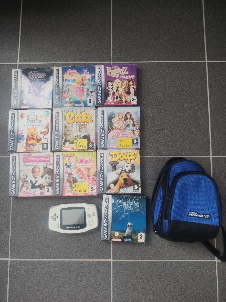 Game boy advence met speeltjes, Ophalen of Verzenden, Gebruikt, Game Boy Advance, Met beschermhoes of tas