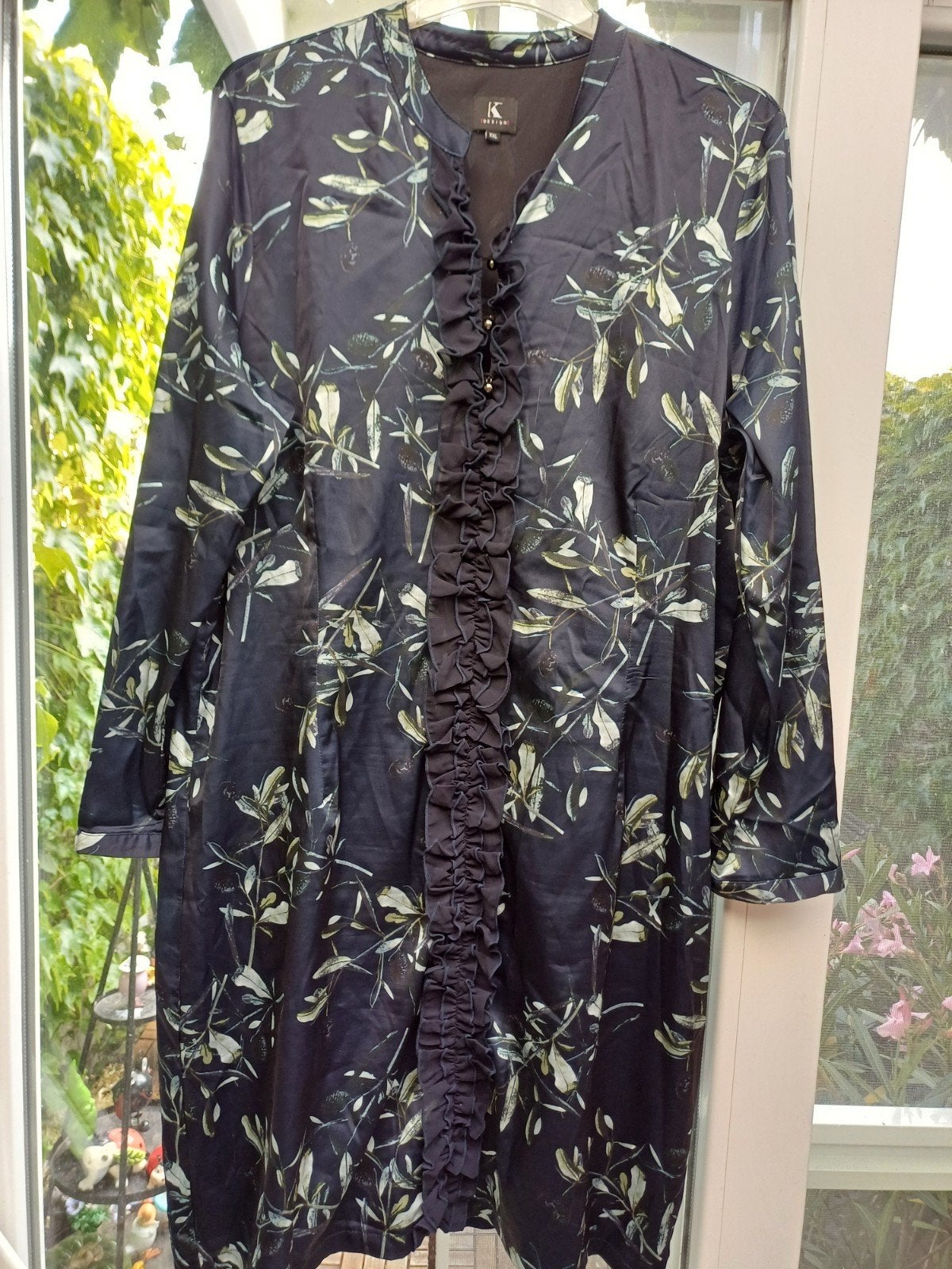 K-Design kleedje blauw/takkenprint/ ruches XXL(46), Kleding | Dames, Jurken, K-design, Ophalen of Verzenden, Zo goed als nieuw