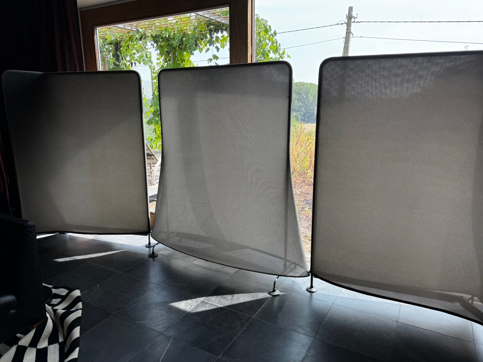 Vitra scheidingswanden met grijze mesh, Ophalen, Gebruikt