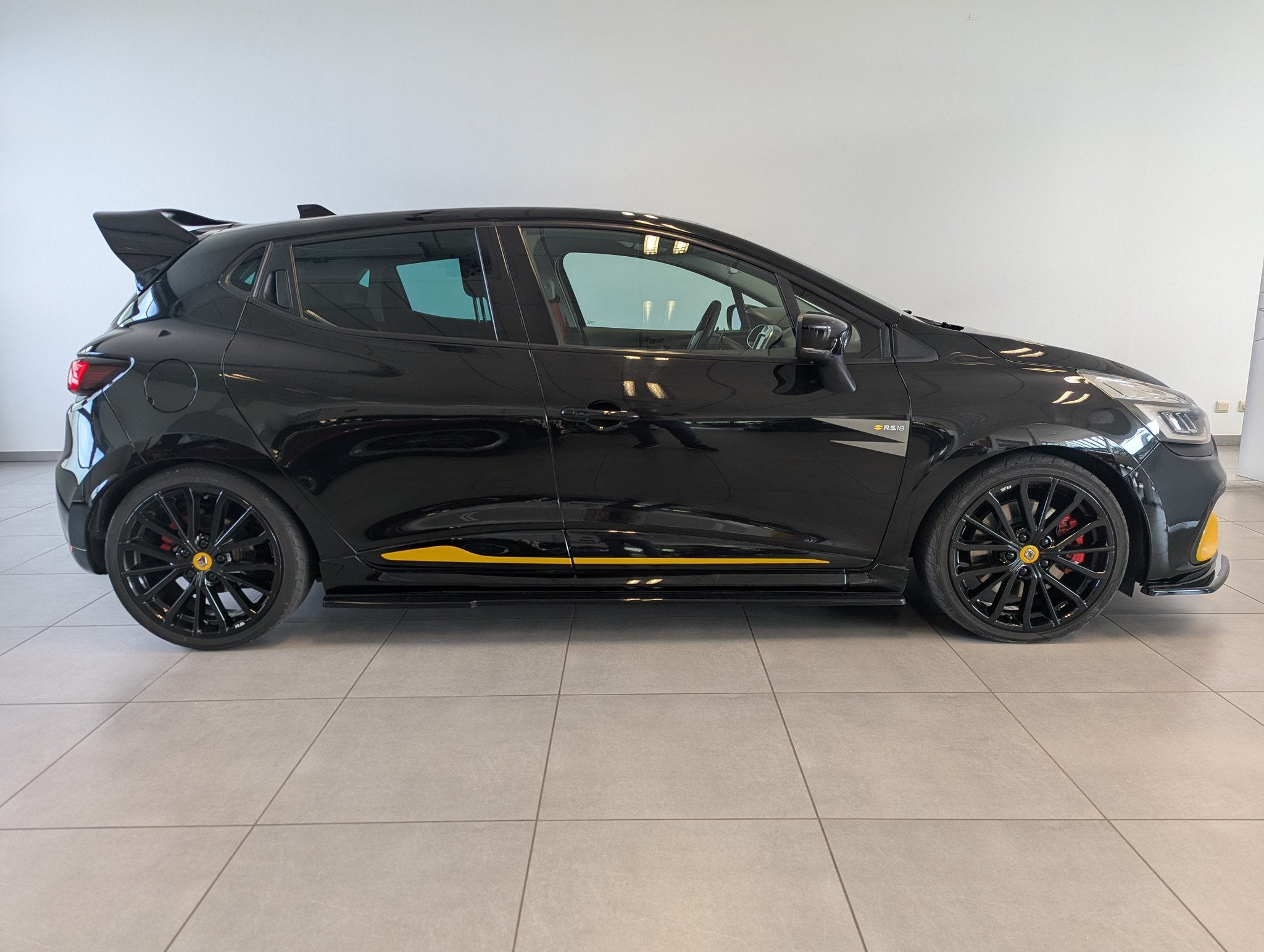 Renault Clio R.S.18 Final Edition *Acrapovic* 220EDC Nr°091, Autos, Achat, 135 g/km, Entreprise, Noir