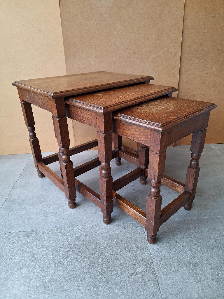 Set van 3 antieke nest bijzet tafeltjes, Ophalen, Gebruikt, Hout