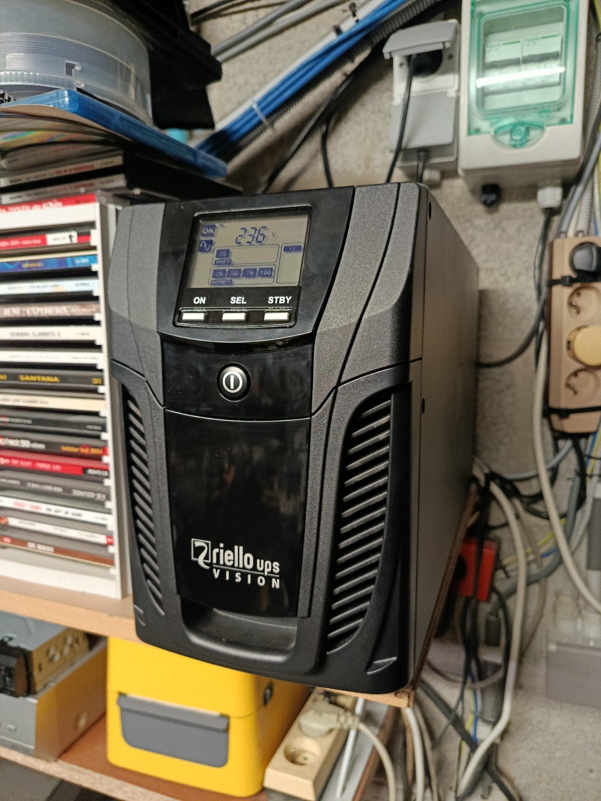 Riello UPS VST2000, Enlèvement
