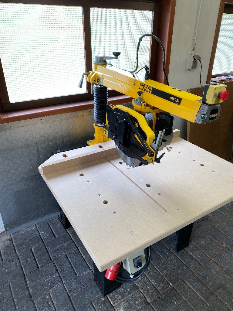 Radiaalzaag DEWALT DW729, Bricolage & Construction, Outillage | Scies mécaniques, Enlèvement, Scie à onglet