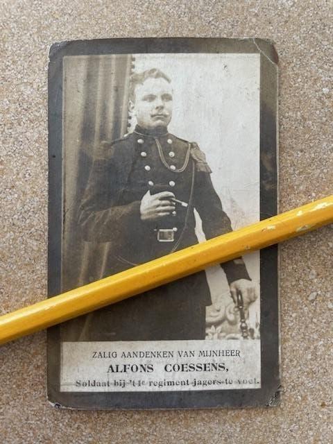 GUERRE 14 Soldat 1REG Chasseurs à pied COESSENS +Namen 1914, Enlèvement ou Envoi, Image pieuse