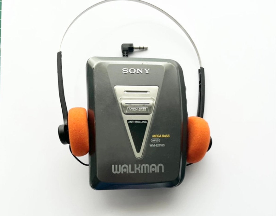 Walkman Sony + Casque 🧡🧡🧡, TV, Hi-fi & Vidéo, Walkman, Discman & Lecteurs de MiniDisc, Envoi, Walkman ou Baladeur