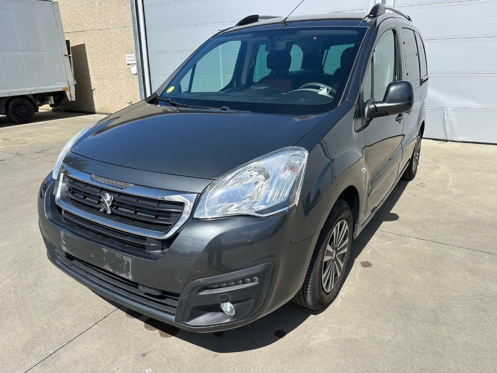 Peugeot Partner 1.6HDI AUTO AIRCO CAMERA EURO 6, Auto's, Voorwielaandrijving, Dealer onderhouden, Euro 6, 4 cilinders