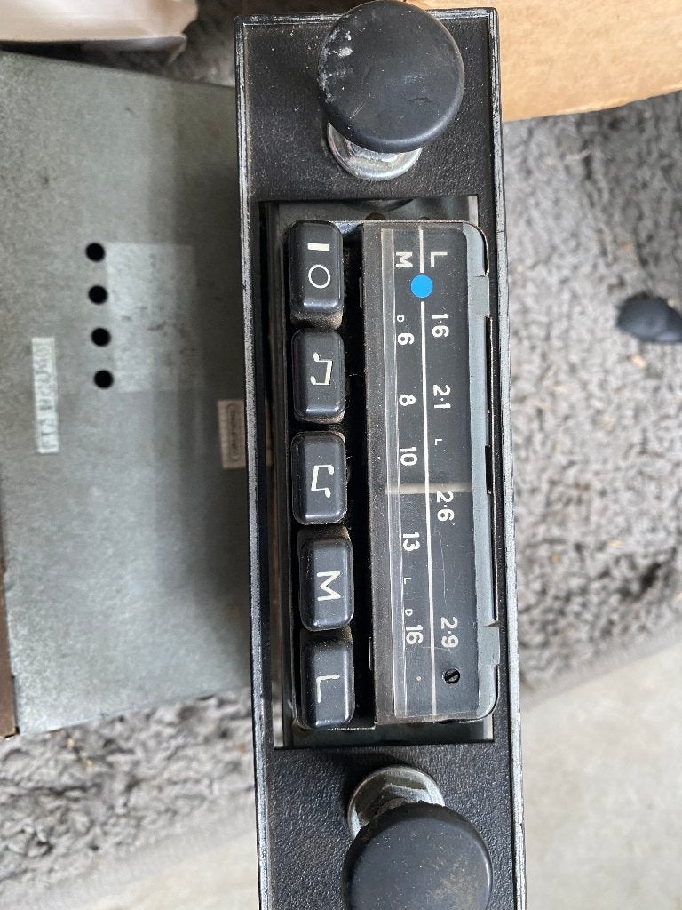 oude autoradio oldtimer BLAUPUNKT, Ophalen