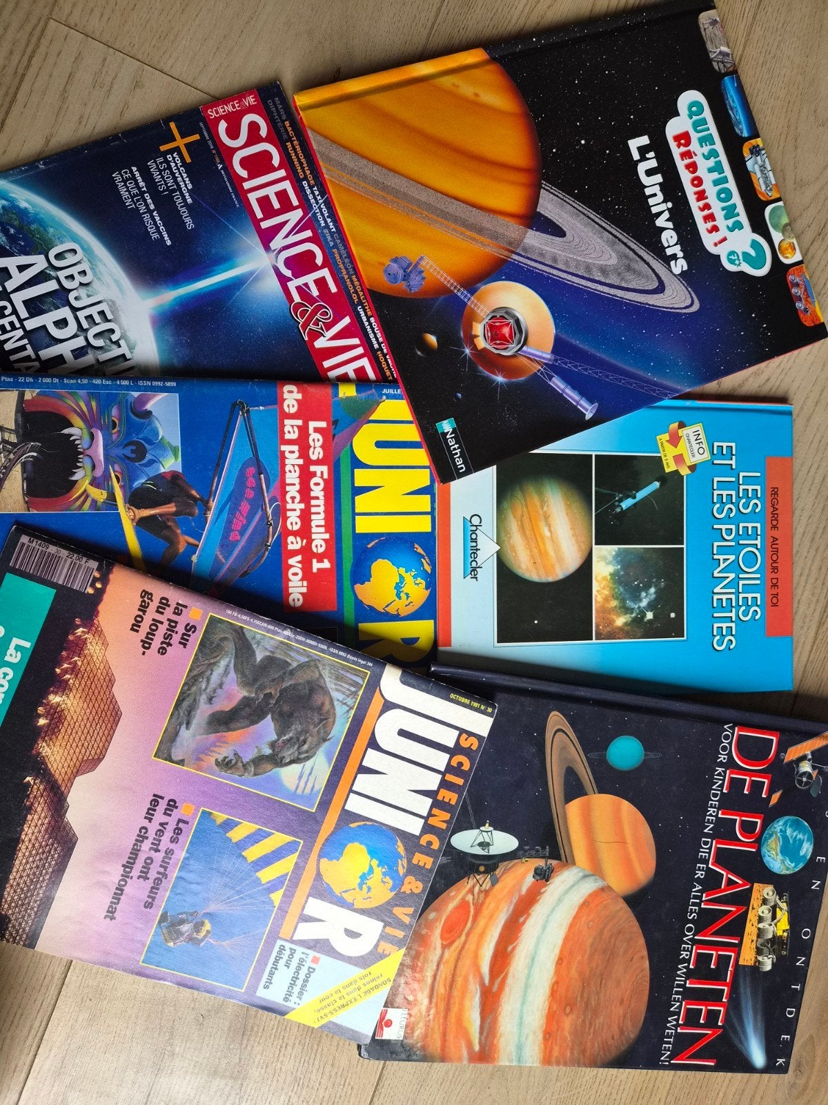 livres sur l univers et les planètes, Enlèvement, Comme neuf