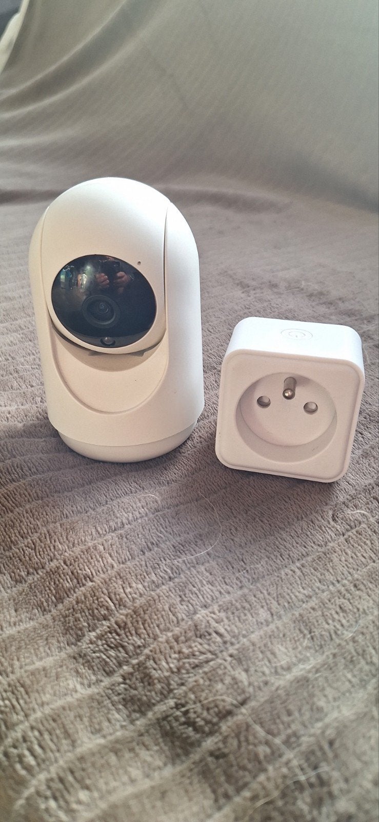 smart connect camera slimme stekker, Ophalen of Verzenden, Zo goed als nieuw, Binnencamera
