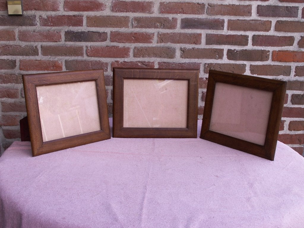 Fotokaders – drie eikenhouten, antieke fotolijsten., Met ophangkoord, Hout, Standaard fotolijst, Ophalen of Verzenden