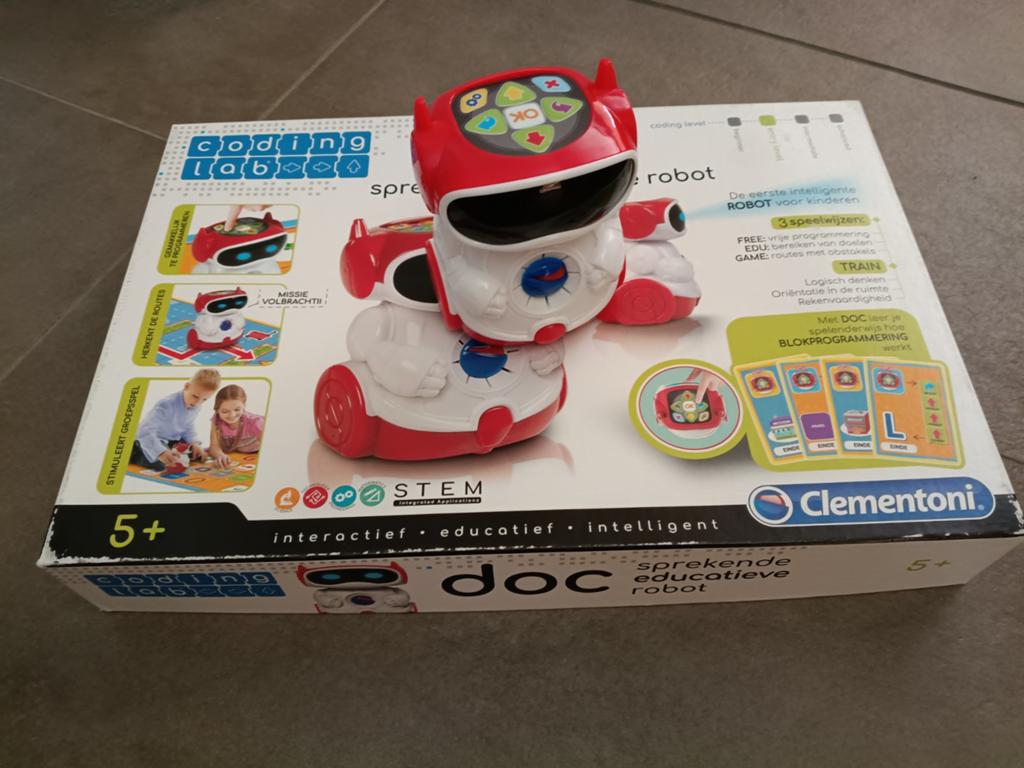 Sprekende educatieve robot, Ophalen