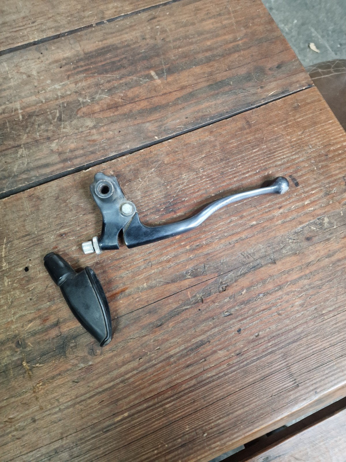 Levier d'embrayage Honda MTX125 JD05 en bon état.

Prix 40, Vélos & Vélomoteurs, Enlèvement ou Envoi