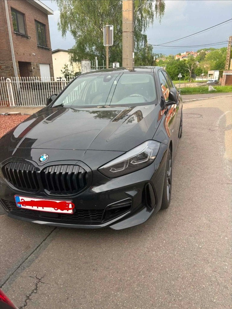 BMW SERIE 1, Auto's, BMW, Particulier, 1 Reeks, Achteruitrijcamera, Benzine, Euro 6, Berline, 5 deurs, Automaat, Zwart, Zwart