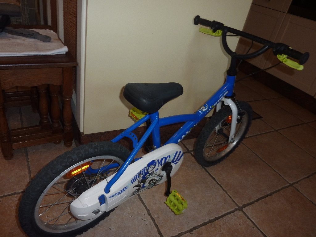Vélo pour enfants BTWIN avec casque, Enlèvement, Utilisé, 16 à 20 pouces, B-Twin