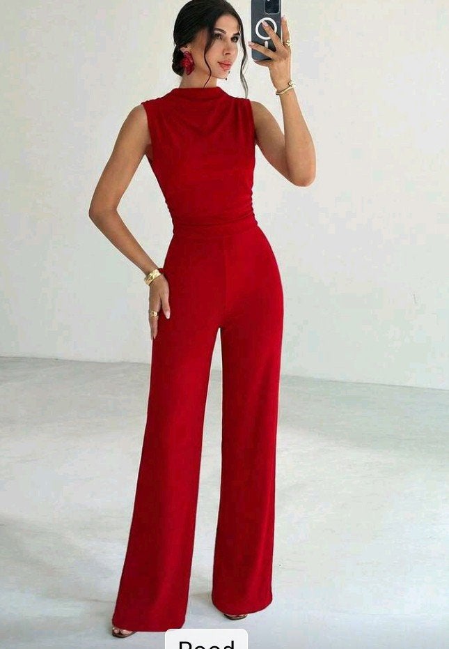 nieuw rode jumpsuit medium, Kleding | Dames, Jumpsuits, Ophalen