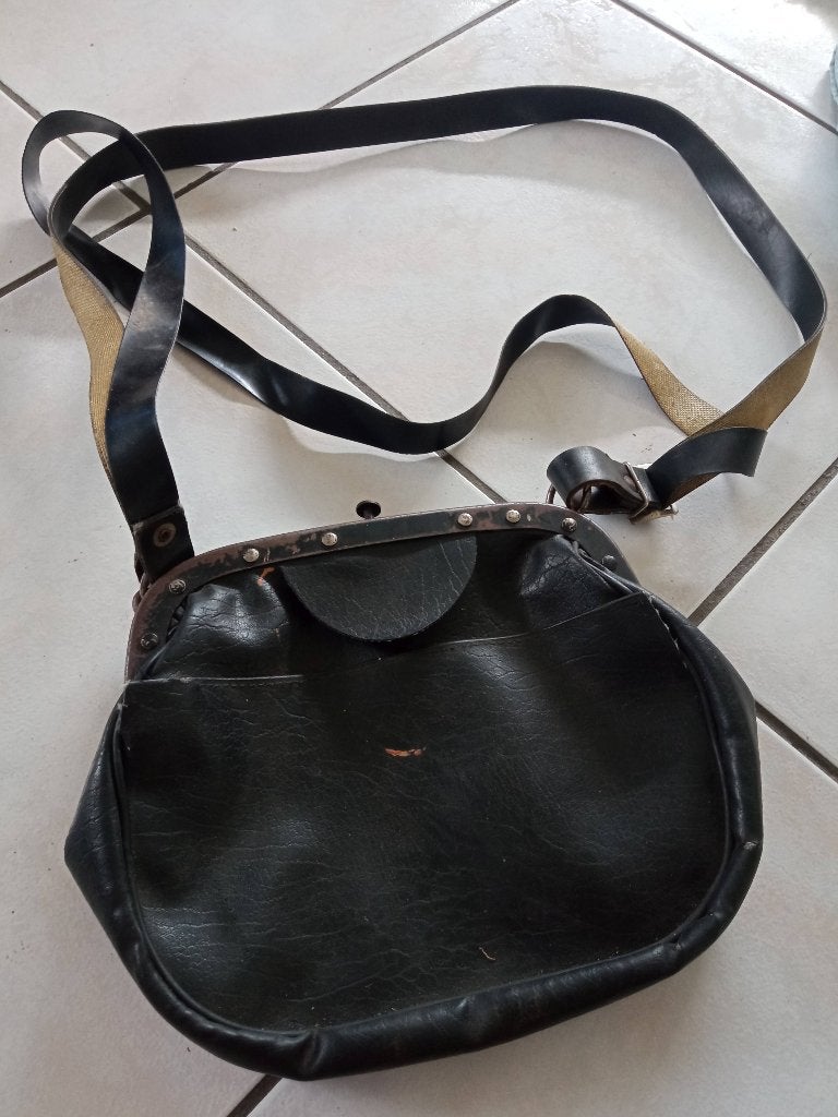 Vintage Duitse posttas uit de jaren 50-80, Handtassen en Accessoires, Tassen | Damestassen, Verzenden, Gebruikt, Zwart, Handtas