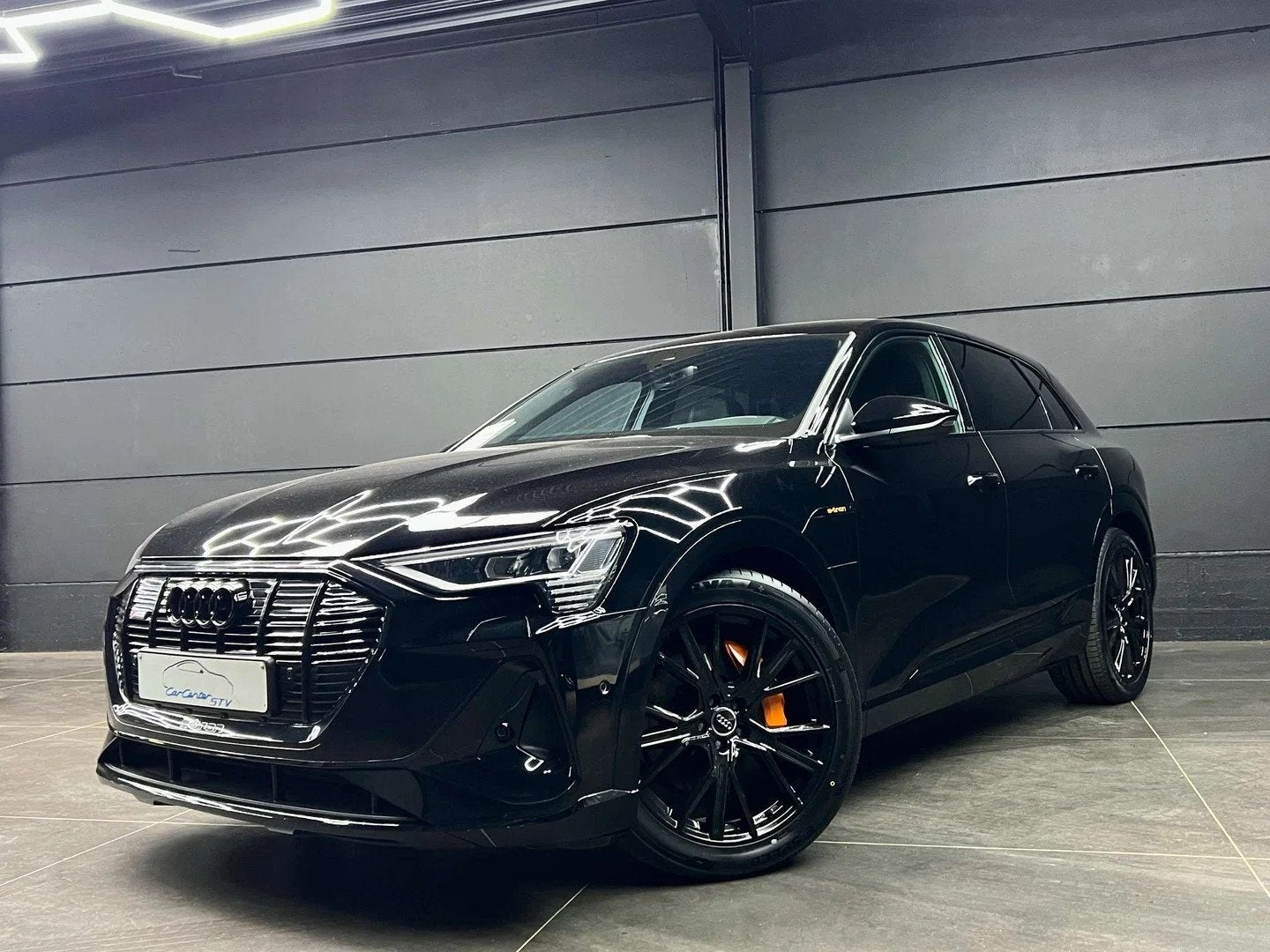 Audi e-tron 55 Quattro S line 95 kWh / Full Black / 2023, Auto's, Audi, Automaat, Gebruikt, Zwart, 5 zetels