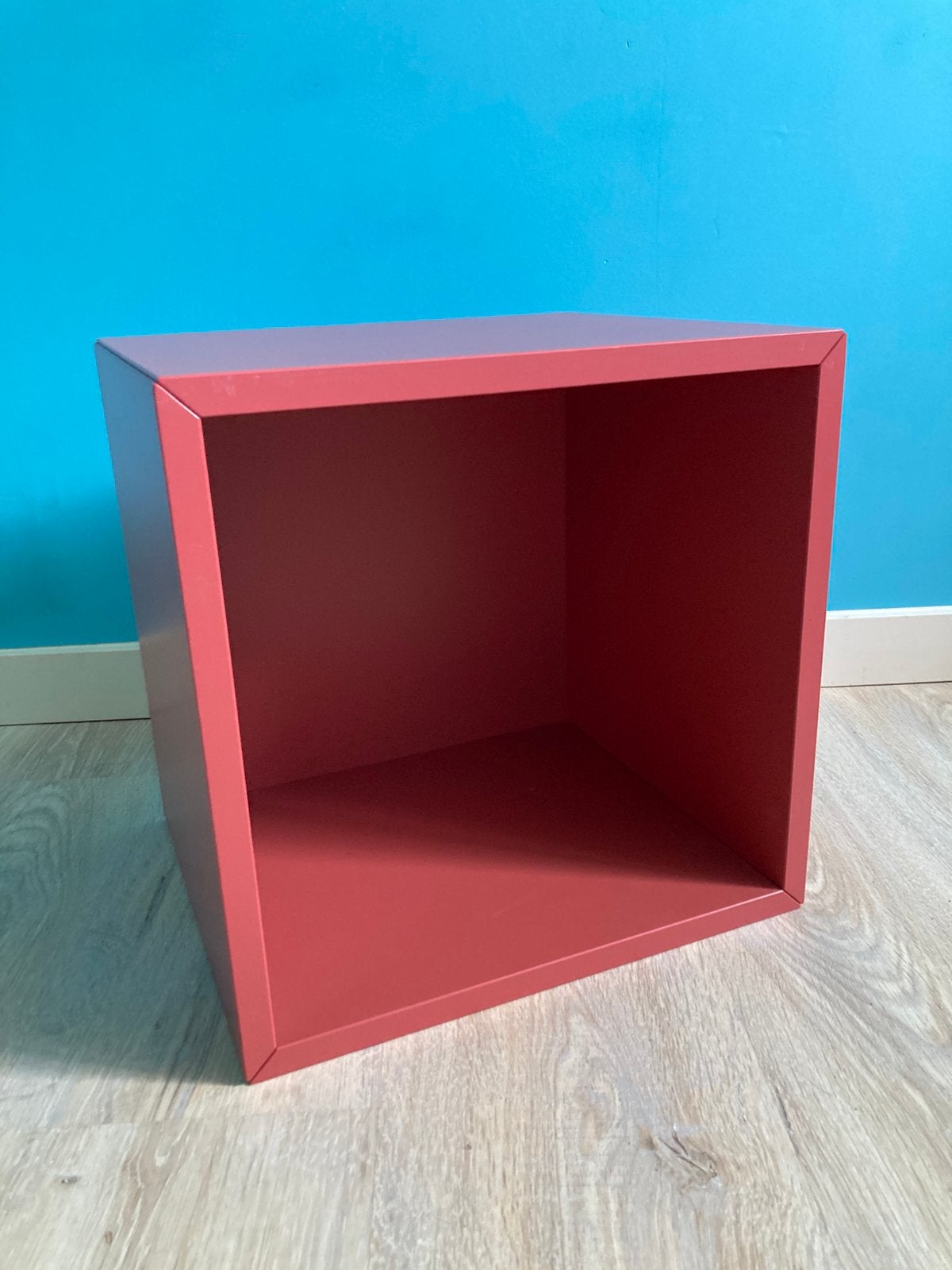 Ikea Eket wandkastje 35x35 rood met ophangrail, Huis en Inrichting, Woonaccessoires | Wandplanken en Boekenplanken, Ophalen, Zo goed als nieuw