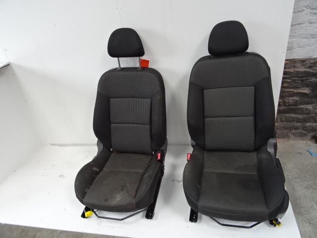 INTERIEUR COMPLET Peugeot 207 CC (WB) (01-2007/01-2015), Mevr. I. Hauben, Utilisé, Rue de l'Espoir 34 34
4030  GRIVEGNÉE, BE, Info@Collignon.be