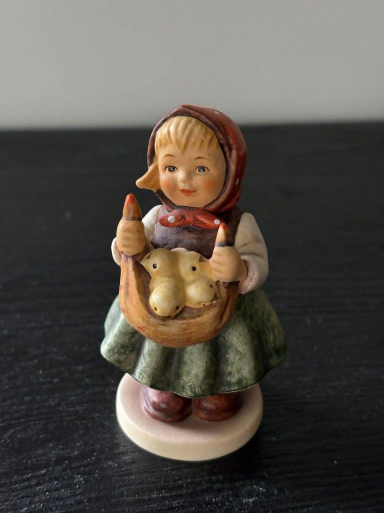 Hummel Goebel, meisje met kuikentjes, Ophalen of Verzenden, Zo goed als nieuw, Hummel