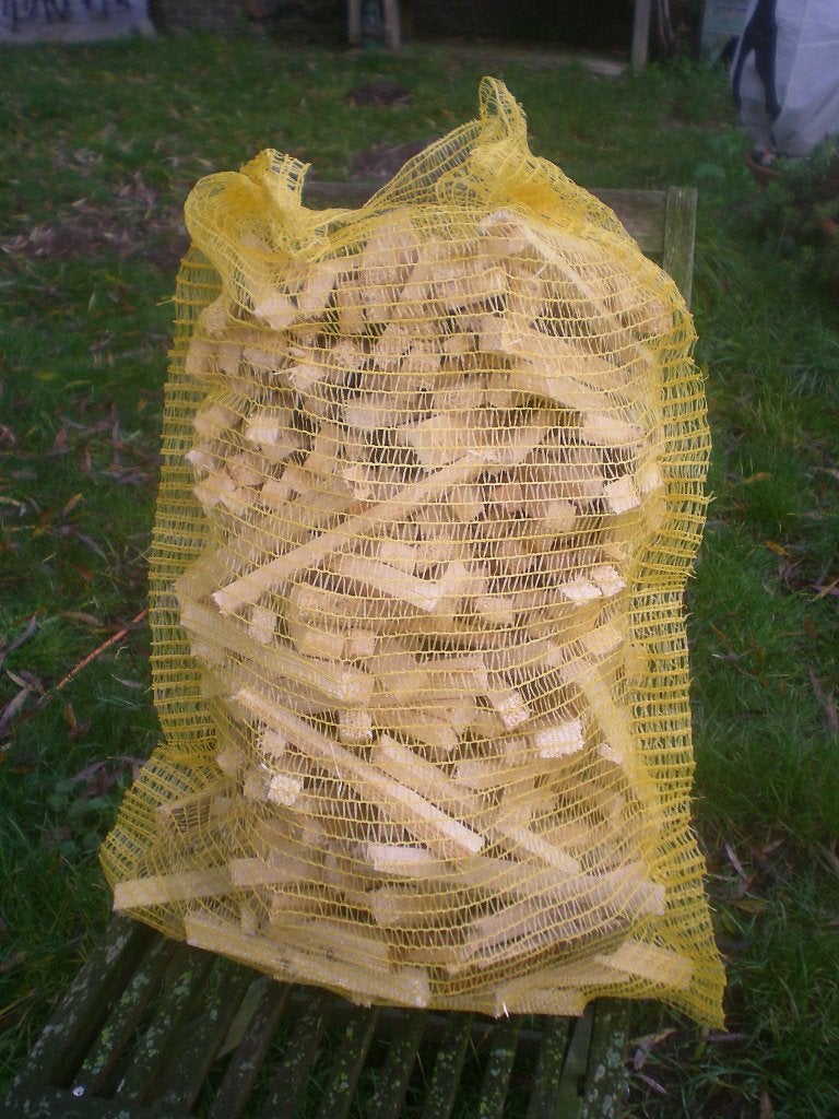 Aanmaakhout enkele zakken te koop, Ophalen