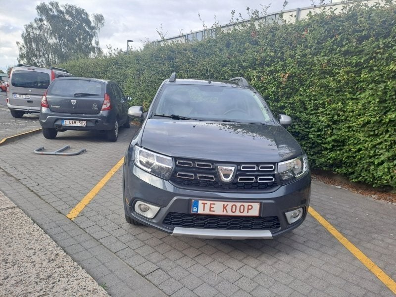 Sandero Stepway 0.9 benz 2017 1ère propriété. 148 000 km, Autos, Argent ou Gris, Achat, Euro 6, Boîte manuelle