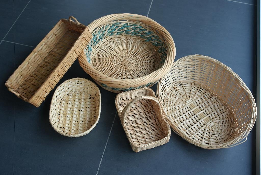 lot van 5 manden in riet, Ophalen of Verzenden, Zo goed als nieuw, Riet, Mand