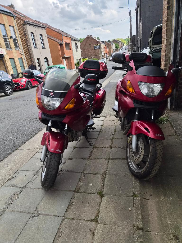 Moto Dauville nv 650, Motoren, Motoren | Honda, Traction Control, Occasion, 4 cilinders, Particulier